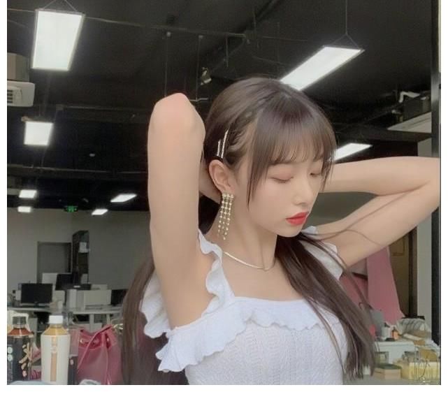 孔雪兒|孔雪兒加盟《爆裂舞臺》，網(wǎng)友期待值高，她和吳宣儀誰更有路人緣