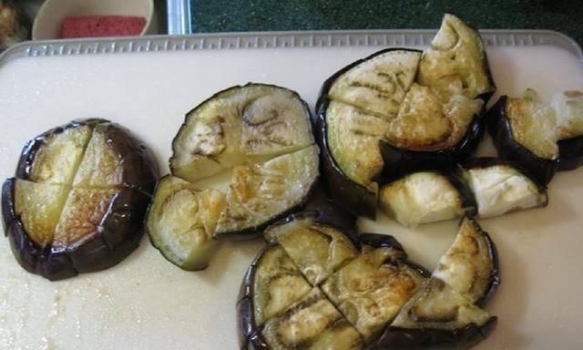 我做的茄子一上桌老少都抢着吃,不吃3碗饭不下桌,味道香死了