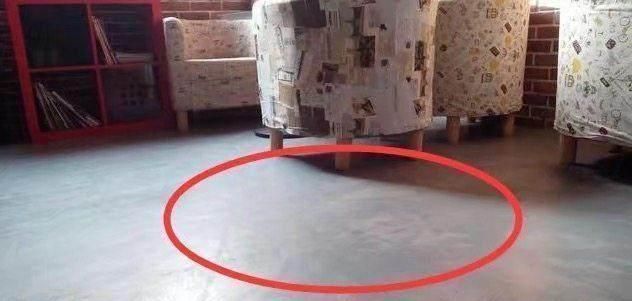 小灵儿|还在铺瓷砖?停工吧,现在流行自流平地面装修