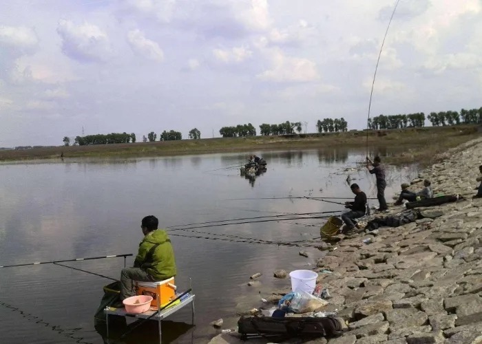 冬钓大板鲫关键在找鱼,这5个地方“藏鱼”多,找到拿黄金都不换