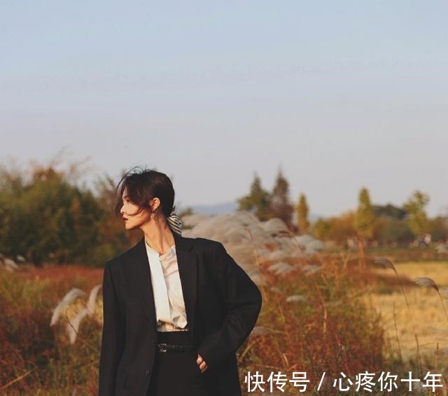 西装套装 初春穿西装,配什么裤子才好看!