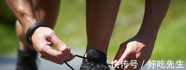 超市 提醒跑迷在超市看到这些跑鞋一定多囤几双,脚感不输亚瑟士!