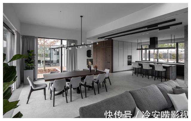 游泳池|夫妻逃离城市，自建1250㎡现代风格住宅，这场面令人叹为观止