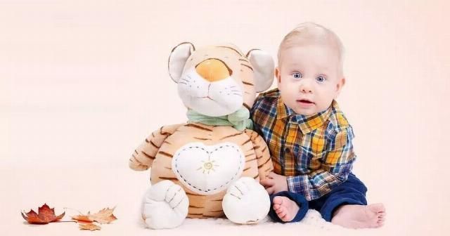 宝宝|宝宝0~2岁阶段,若出现下列异常情况,说明娃发育迟缓需及早治疗