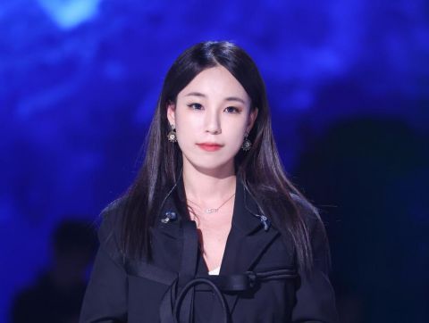 張露馨|李榮浩頂著被罵的風(fēng)險(xiǎn)教王靖雯投機(jī)取巧，結(jié)果對(duì)方不聽(tīng)話(huà)，太虧了