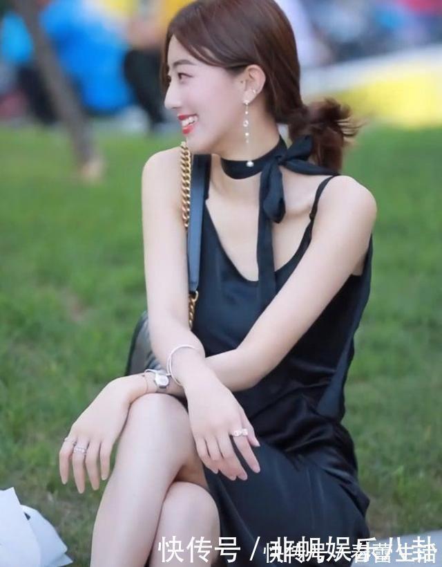 小姐姐 清凉蝴蝶结连衣裙,知性优雅,时尚感十足