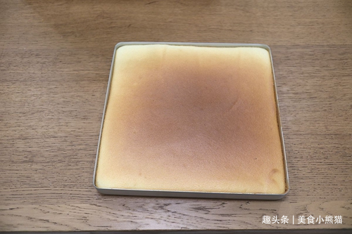 教你制作原味戚风蛋糕卷不裂不粘方法,步骤详细,保证你一学就会