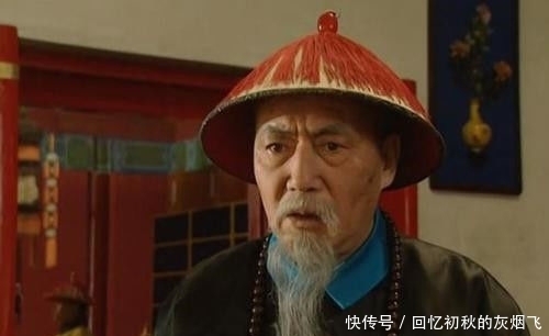 乾隆|张廷玉晚年不断向乾隆索要赏赐,被削爵位,45年后才发现他真高明