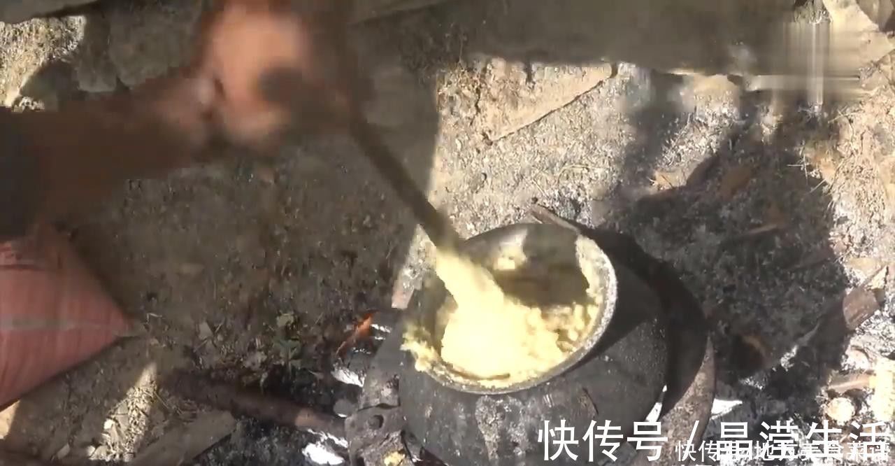 葱油鸡|尼泊尔山区贫困村民杀鸡招待中国客人，鸡肉做法特别，味道确实好