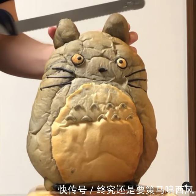 日本|日本网友制作龙猫面包切开有惊喜,网友:拜托要拿出来卖!