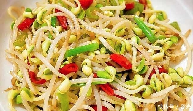 黄豆芽加一宝搭配炒,大肚子平了,皮肤水嫩嫩,越来越年轻