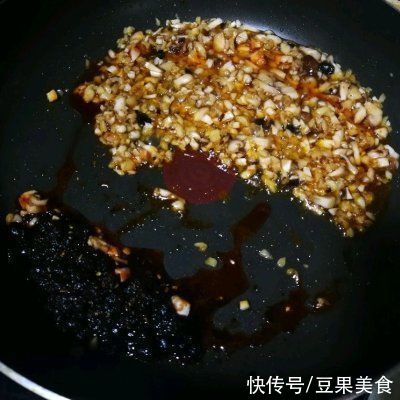  下饭菜-鸡胸肉块香菇豆豉酱