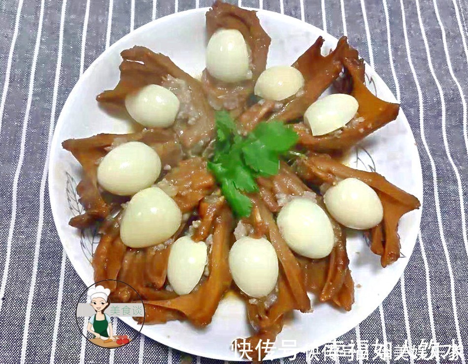年夜饭必备此菜，蒸一蒸10分钟就好，好看好吃寓意好，待客有面子