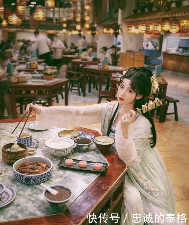 汉服袍子的迷惑行为,基本人人都做过,来看看你中了几个