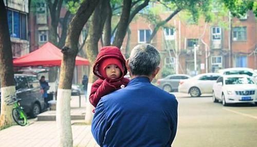 二胎|“自己生得自己养”,23岁大学生拒绝抚养弟弟,被父母告上法庭