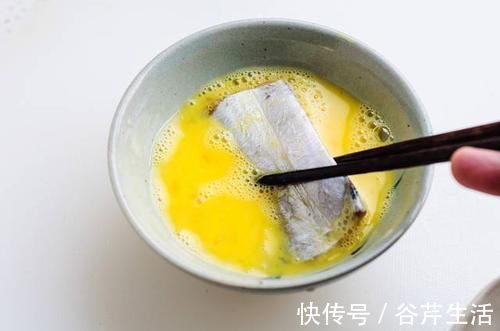 带鱼新吃法：不用挑刺小孩子自己都能吃