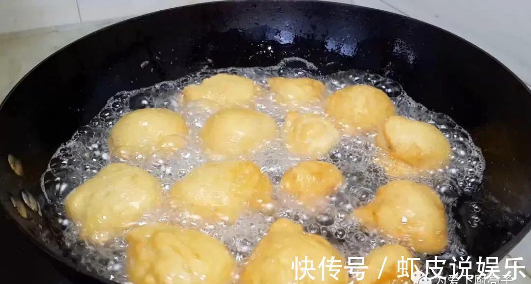 筷子|早餐别炸油条了,教你一种新吃法,锅里一炸,比面包蛋糕蓬松好吃