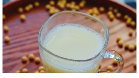 更年期|喝一口等于2斤牛奶，妇科医师：若你爱吃，或能告别更年期失眠