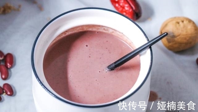 别整天喝牛奶了，它比牛奶强多了，热乎乎的每天喝一杯，又暖和！