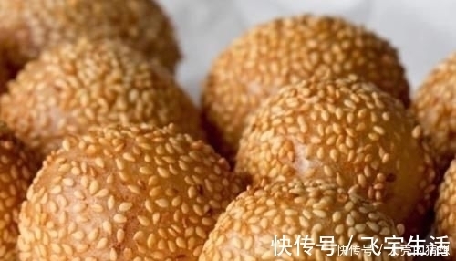 想吃麻团不用买,1碗糯米粉就能做,个个金黄酥脆,好吃停不下来