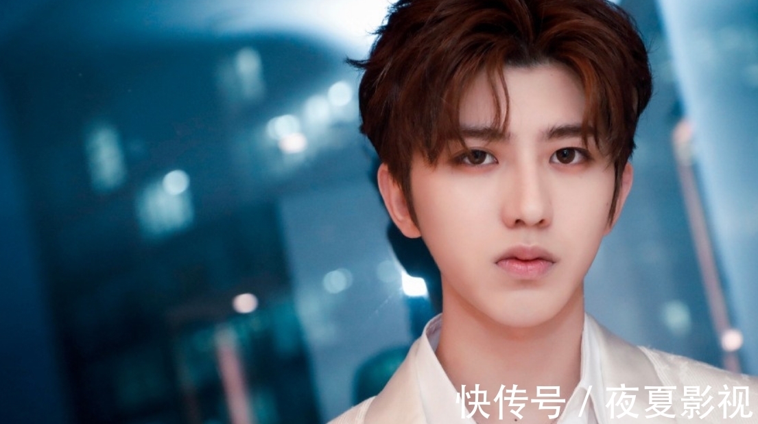 综艺感|蔡徐坤没有签公司，大环境下，他无法通过自己的力量获得电影机会