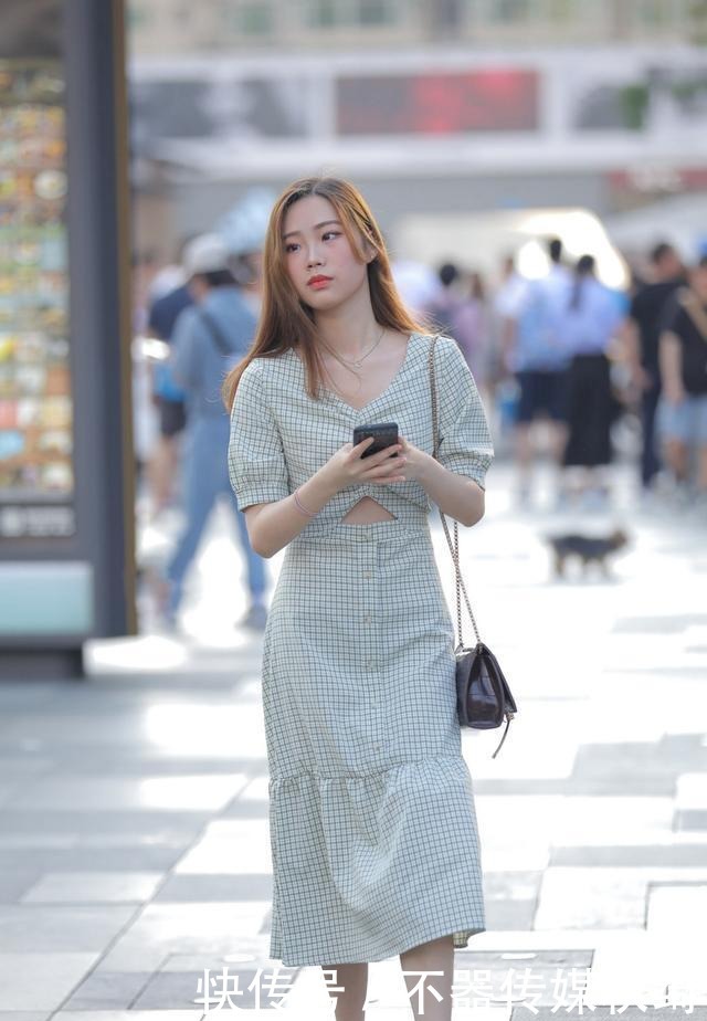 红丝绒|连衣裙性感修身,青春风采尽情绽放,时尚圈中不败的神话