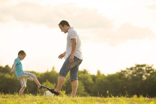 领域|研究40年后,全球最具影响力的性别领域专家,为男孩们正名了