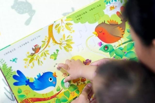 营养均衡|睡觉姿势和大脑发育有关,如果是如此睡觉,孩子的大脑发育很发达