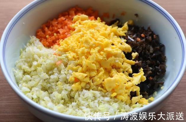 搅拌均匀|除夕又吃猪肉饺子我家最爱此素馅饺子,不油腻还便宜