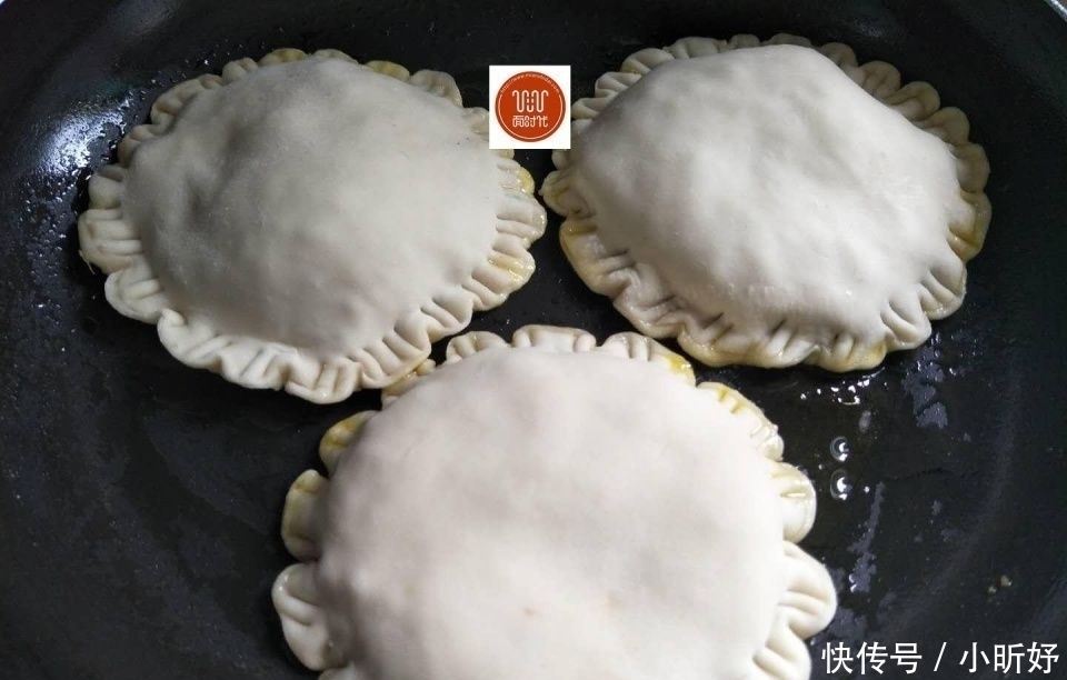  做韭菜盒子，教你一招，外酥内鲜，好吃不腻，简单又美味
