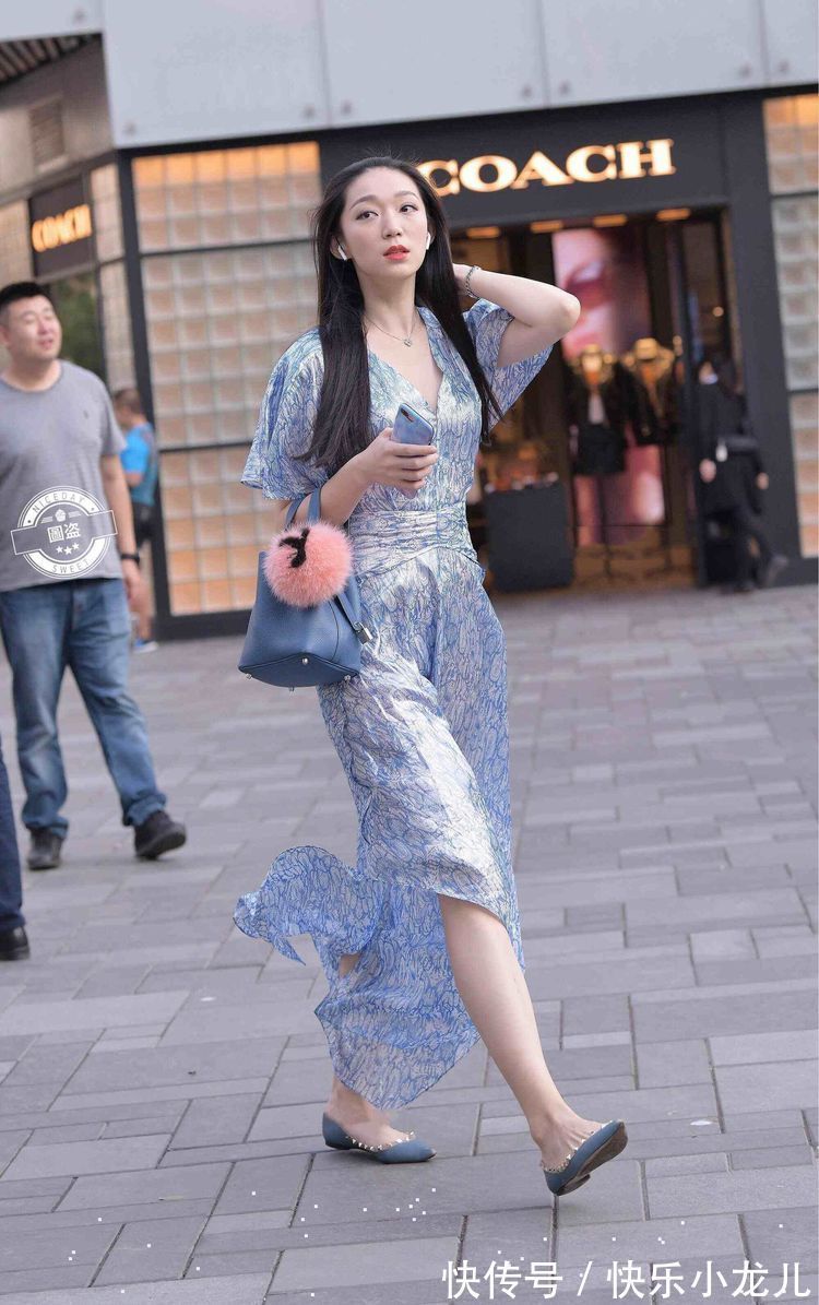 穿搭 美丽自信的连衣裙穿搭增添女神气质,透出完美的成熟感,减龄优雅