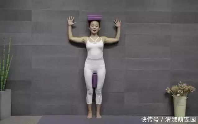 脚跟|每天靠墙站立5分钟，坚持一个月后让你脱胎换骨