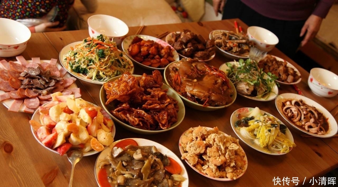 年夜饭|看看北方的年夜饭,再看看南方的年夜饭,网友:差距一目了然!