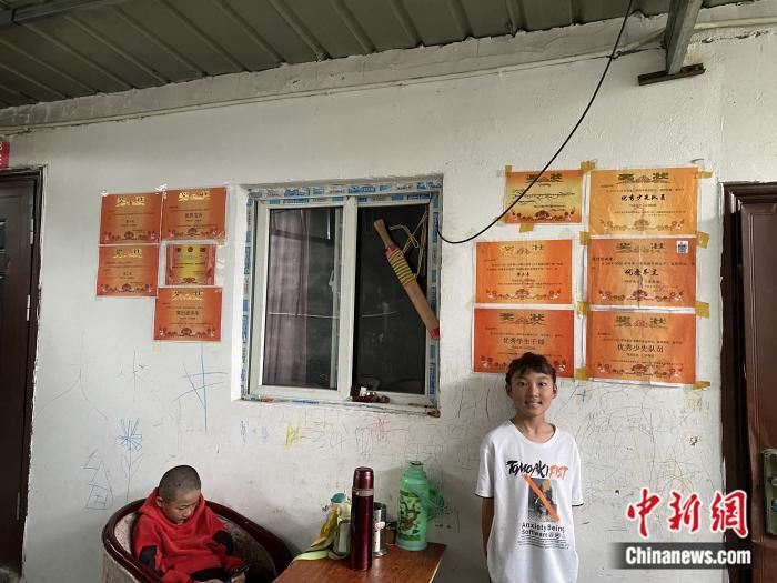 浇灌|【石榴花开 籽籽同心】白头到老！两代夫妻浇灌民族团结之花