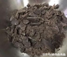  好吃|烘焙，巧克力古早蛋糕的做法，吃一口有爆浆的巧克力，这味道好吃