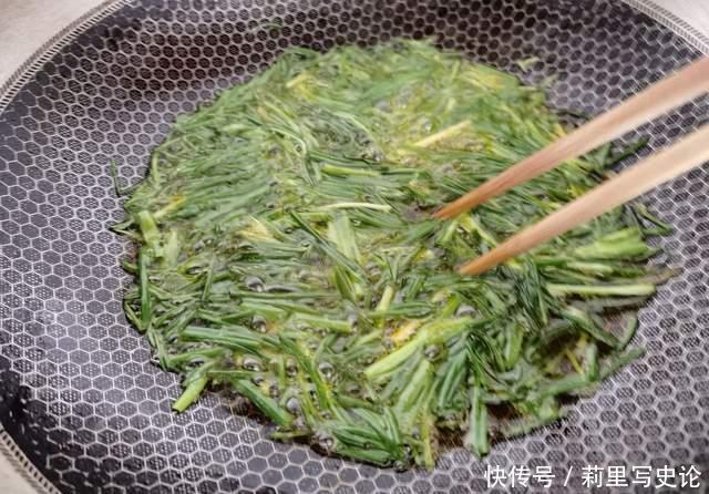 味道|最简单的面食做法:葱油拌面,简单好做,但味道却出奇的好