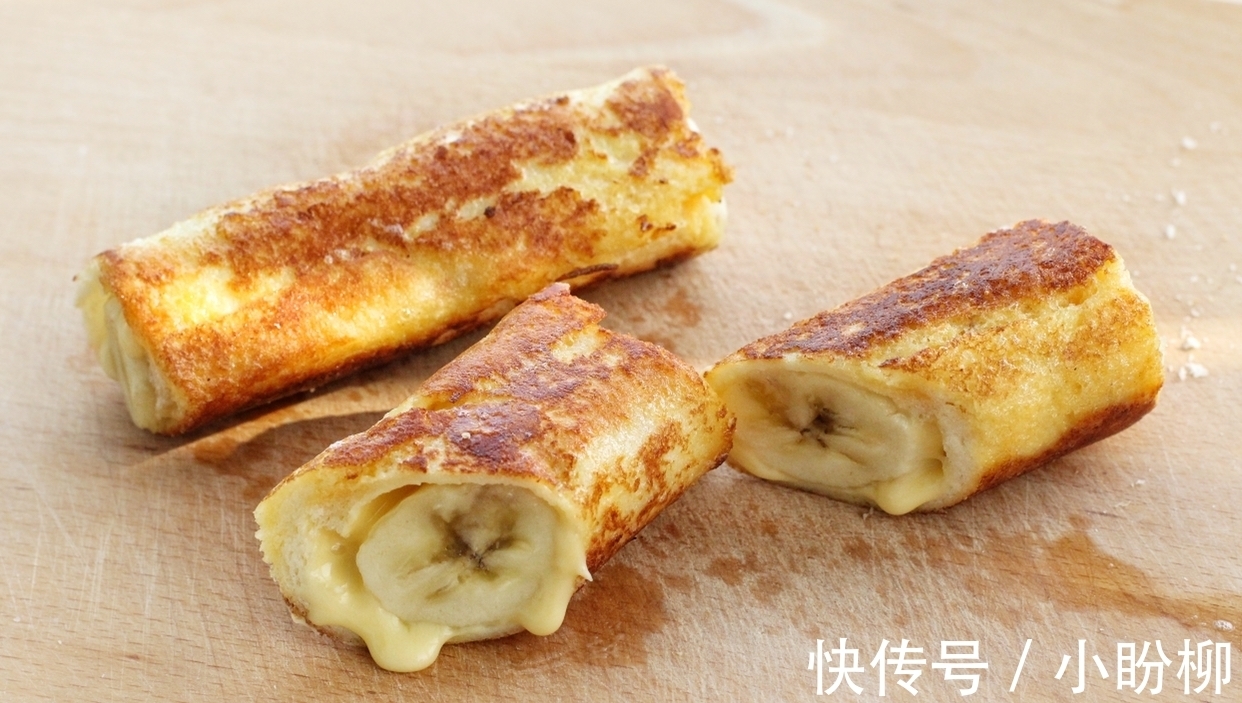 辛墨墨|剩吐司别丢掉，做成快手营养早餐，五分钟就上桌，咬一口还爆浆！