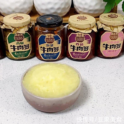 土豆泥锅贴这样做百吃不腻,吃1次不过瘾