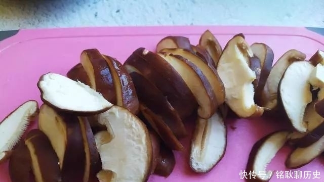 这道菜健康美味又美容!一学就会!