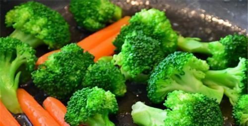 会吃的人最健康，推荐三种食物，补血养颜，排毒护肤，越来越健康