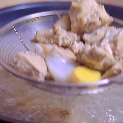 适合全家的东北菜排骨炖豆角,老人小孩都爱吃