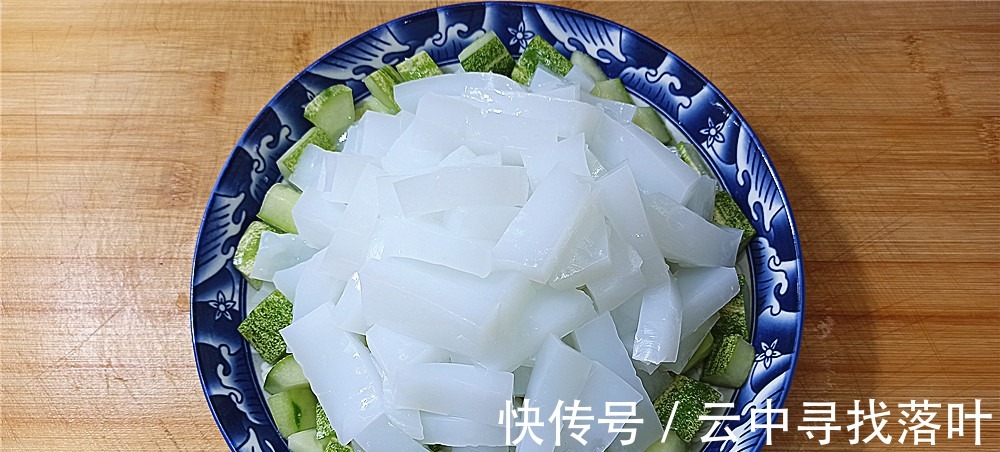 豆瓣酱|夏天没有胃口，教你制作“臊子凉粉”，成菜酸辣爽口，比吃肉过瘾！