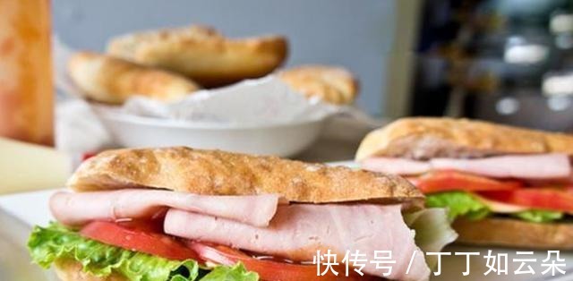 快手|吃了还想吃的帕尼尼，不用面包机这样做，健康简单快手早餐！