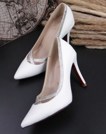 鞋子 新买的鞋子挤脚怎么办教你4个小妙招,轻松解决鞋子挤脚问题