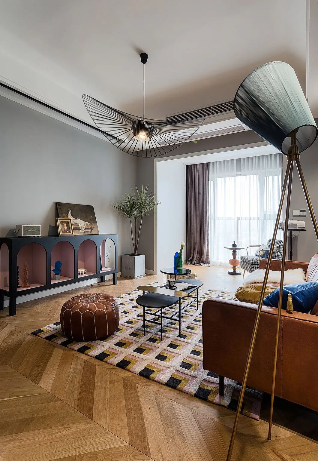 空间|50㎡现代小资范，一个人住的小房子，也能活出精致浪漫的气质