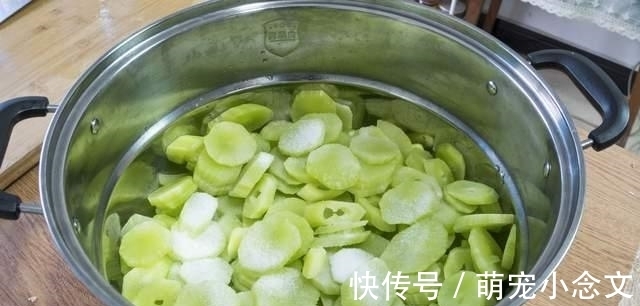 冰糖|这5种蔬菜晒干后，比新鲜的好吃太多！炖肉炒菜都行，放1年不坏