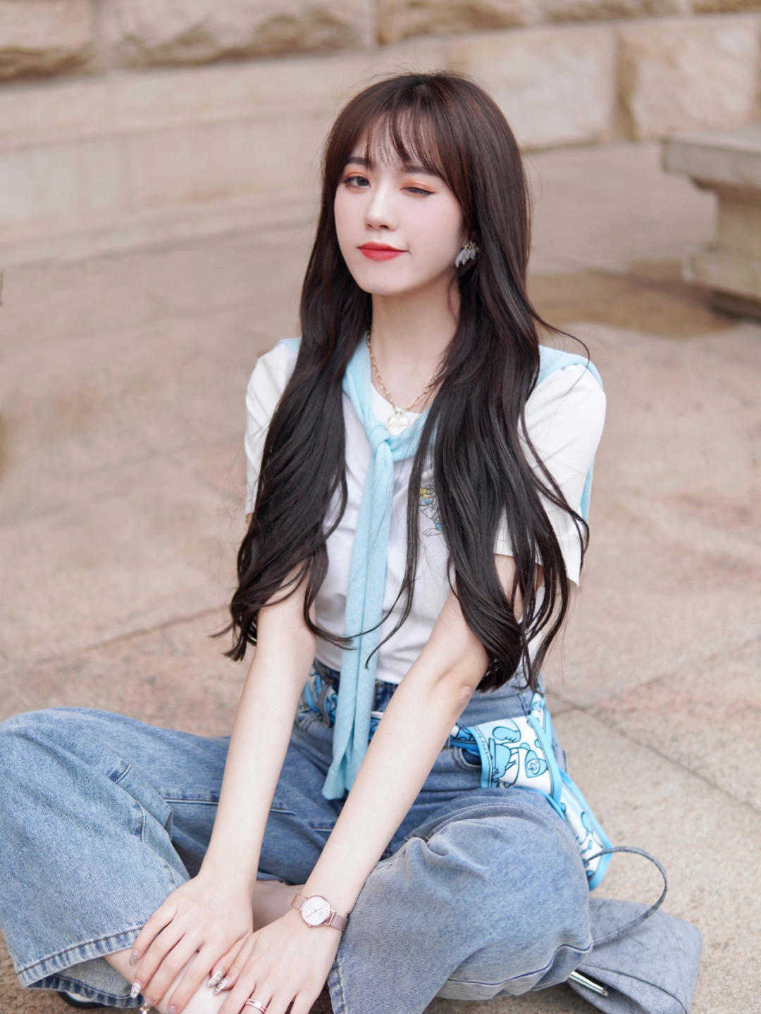 T恤|人人都有纯T恤,为何你穿这么土?秋天这样穿更时髦,主要是气质