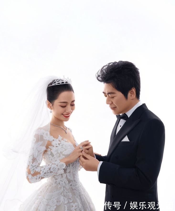 戒指|吉娜穿羽毛裙秀细腰,伸手摸郎朗眉毛太甜了,郎朗送DR钻戒表告白