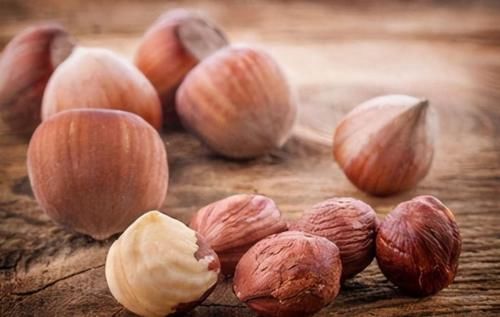 冬病夏治|女性天生有课爱美的心,秋季常吃三种食物,排毒抗衰老,祛皱养颜