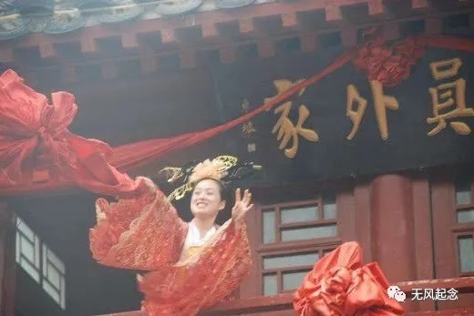 造化弄人#才女上联招亲:青天白日,进退两难,秀才对出下联成功抱得美人归